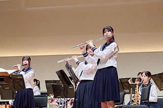 金蘭会高等学校・中学校「星の生まれる場所で」スーザス・ホリディ「星条旗よ永遠なれ」